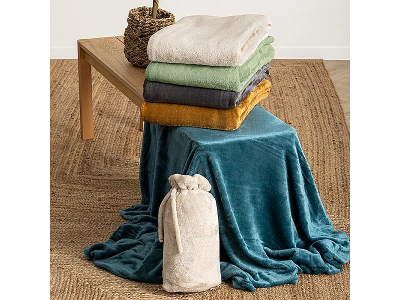 Plaid doux Vert Céladon 150 x 200 cm avec sac de rangement