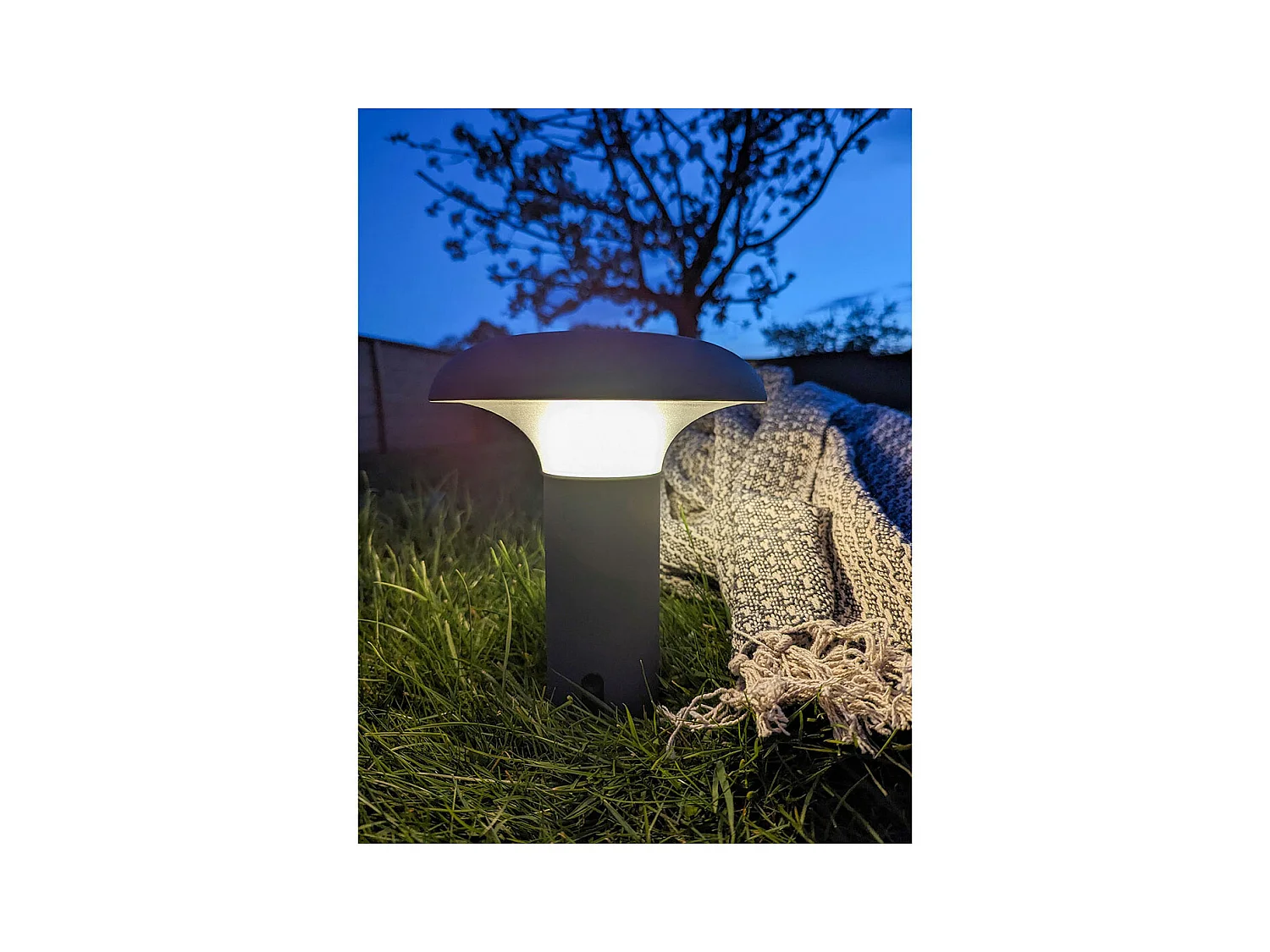 Ramsey lampe extérieure LED rechargeable grise, mate.