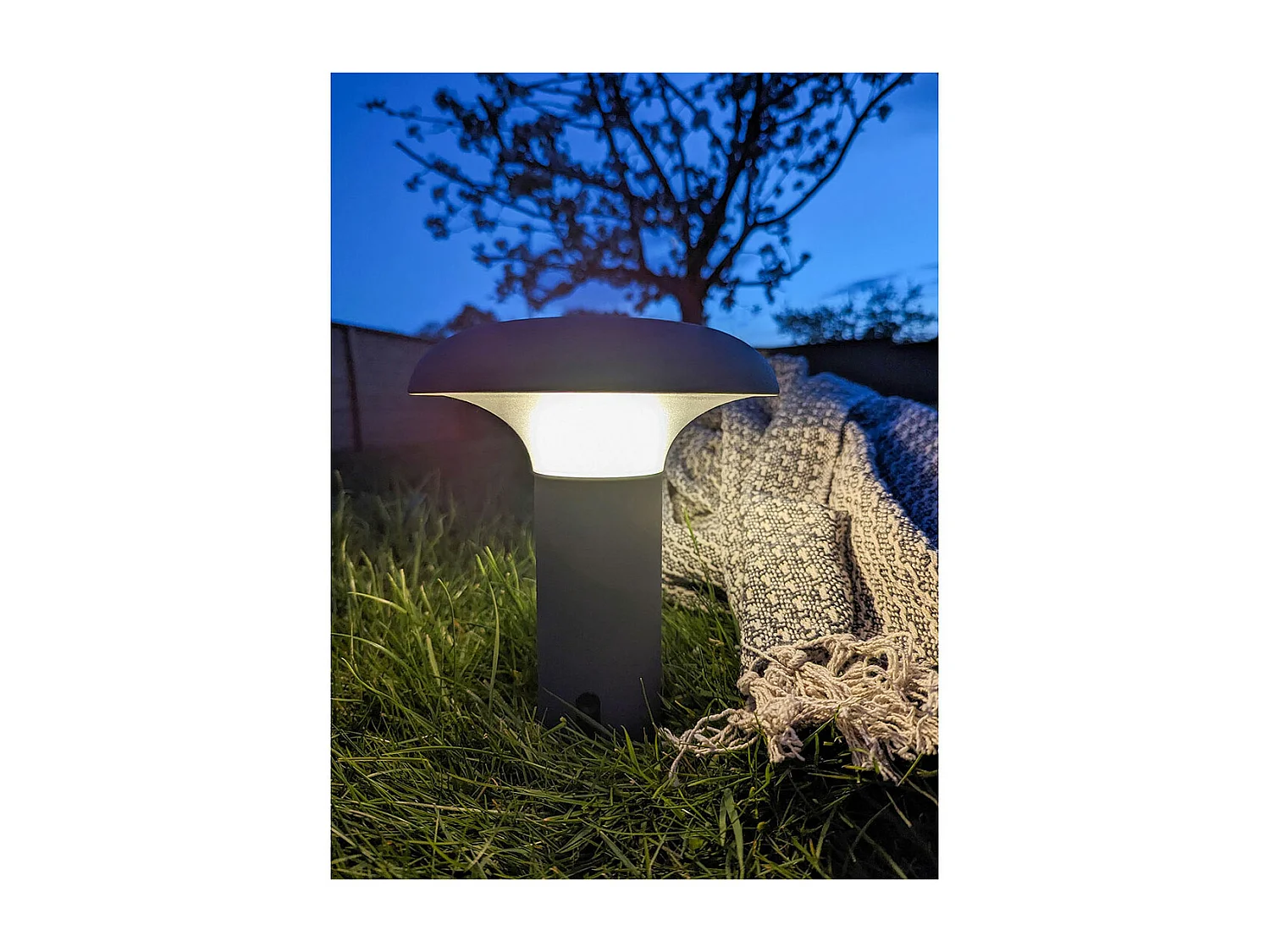 Ramsey lampe extérieure LED rechargeable grise, mate.