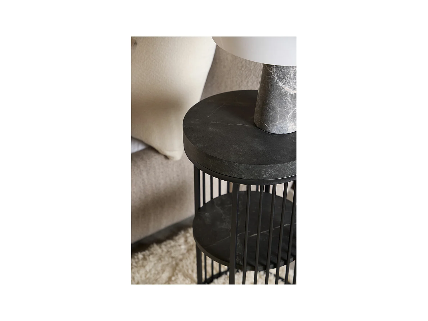 Strington table de nuit 1 étagère noire.