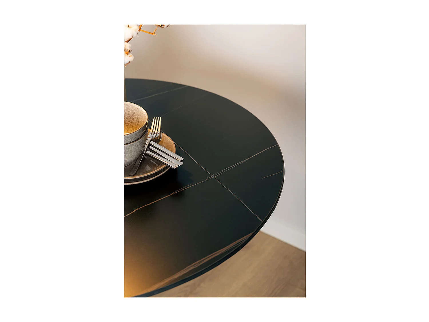 Kingston eetkamertafel 90x90cm zwart.