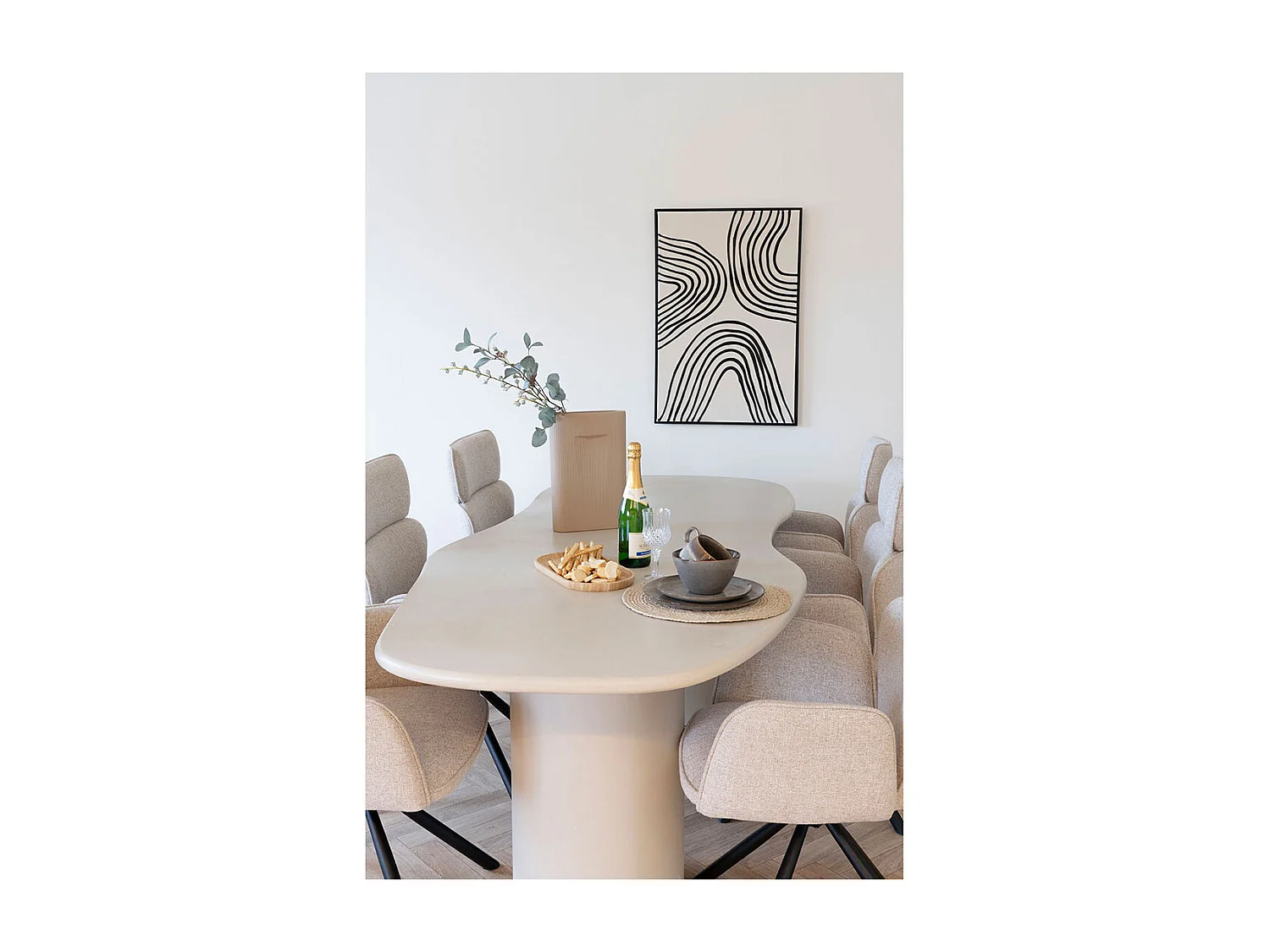 Maranola table à manger décor ciment.