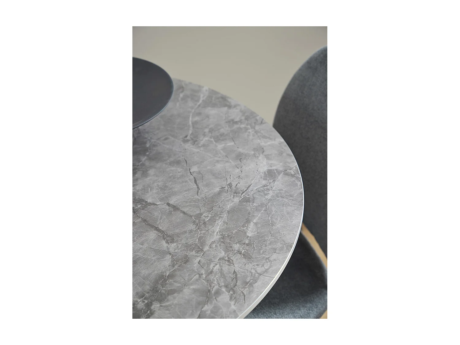 Kingston eetkamertafel 90x90cm grijs.