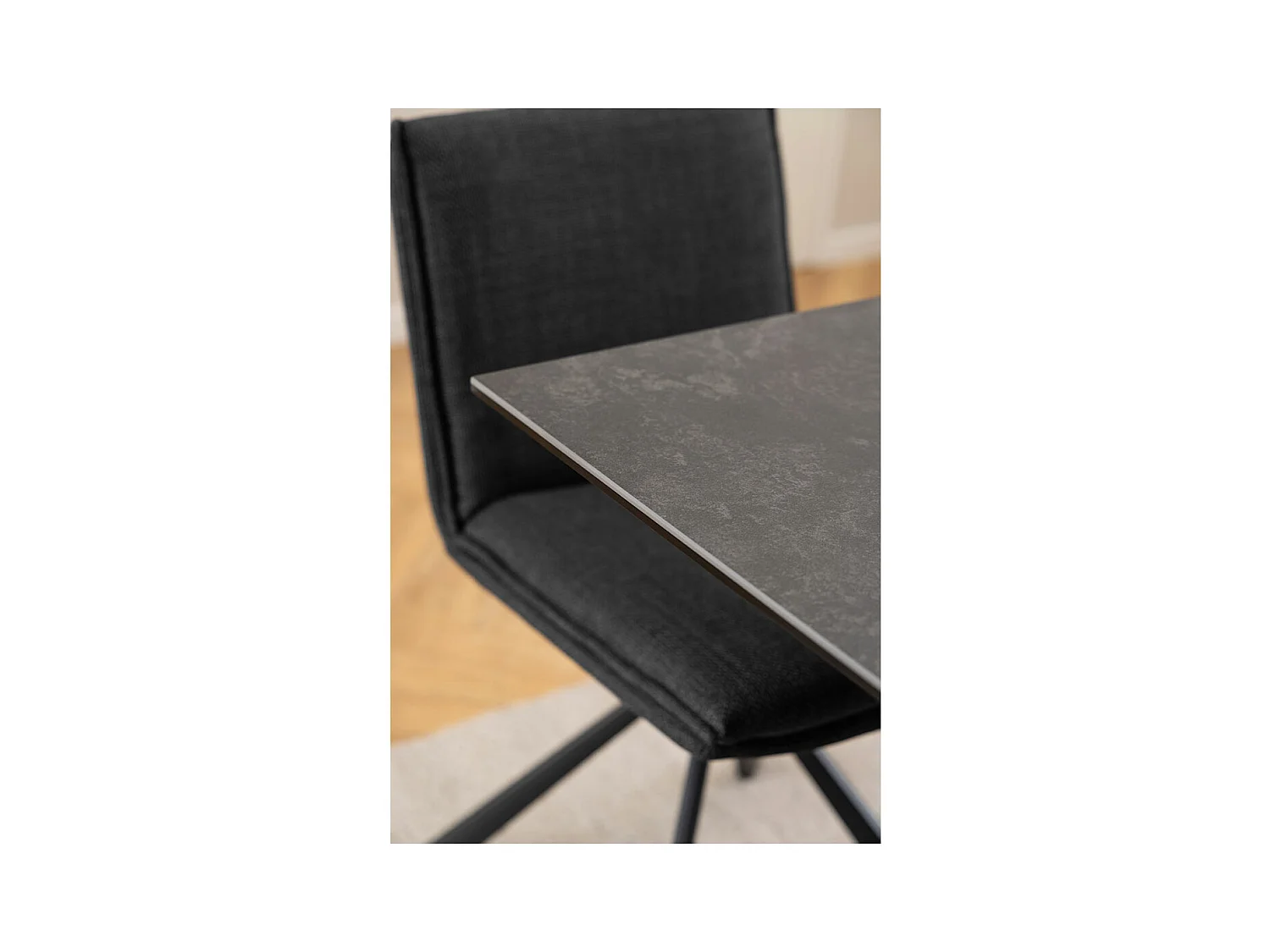 Florence eetkamertafel 80x135cm zwart.