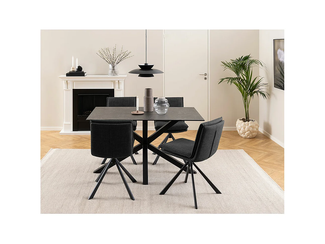 Florence eetkamertafel 80x135cm zwart.