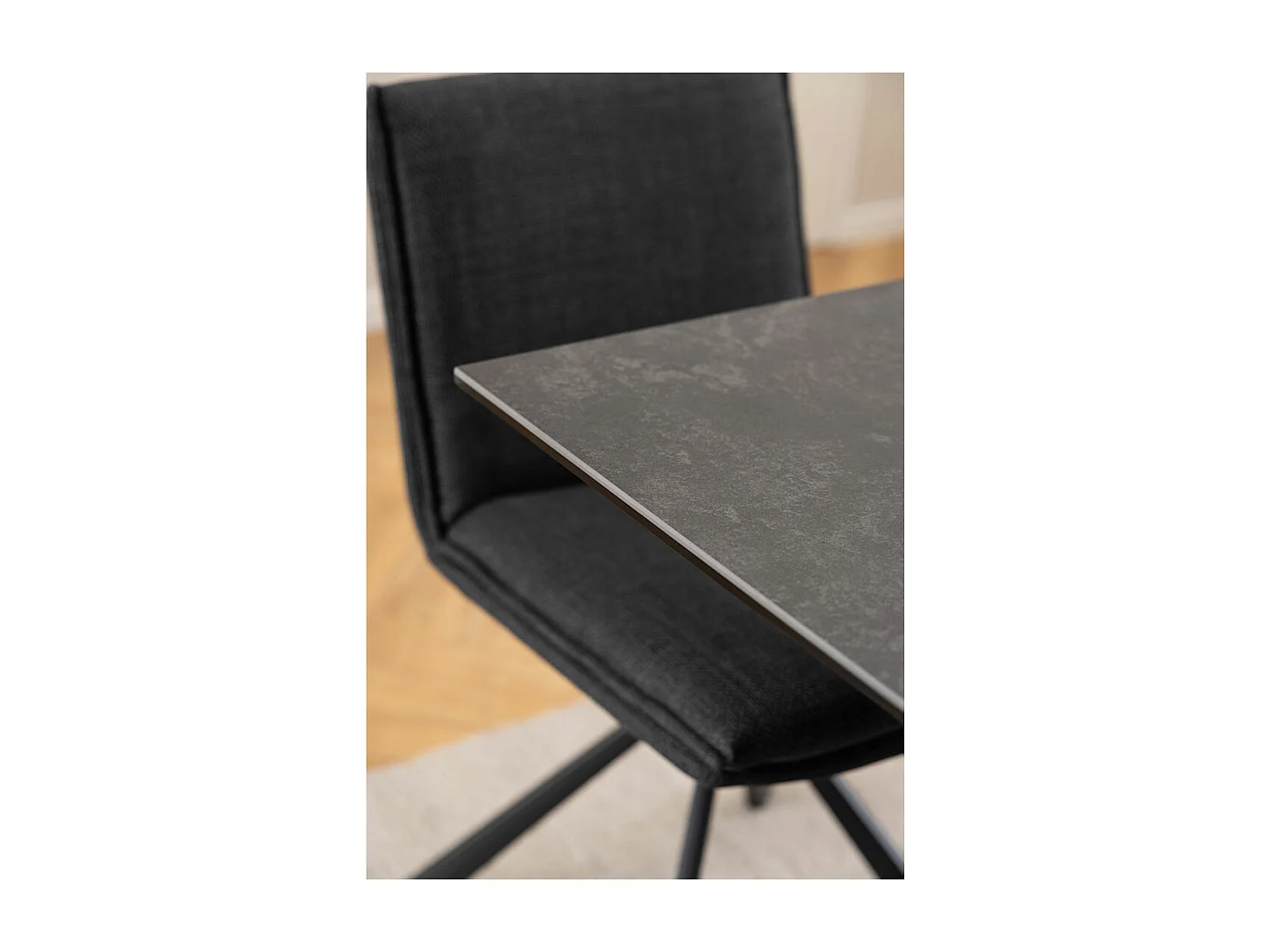 Florence eetkamertafel 80x135cm zwart.