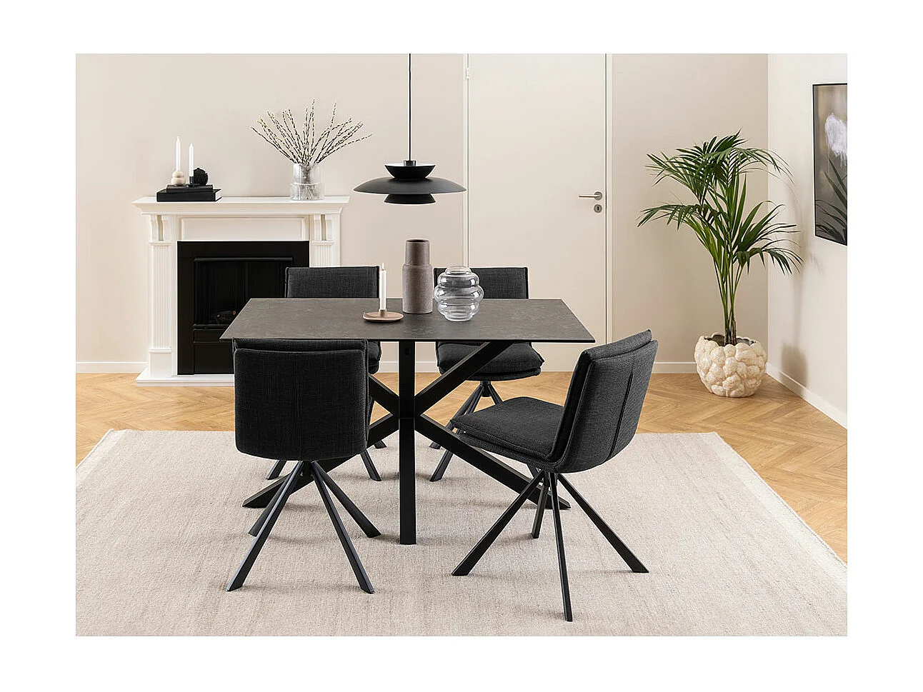 Florence eetkamertafel 80x135cm zwart.