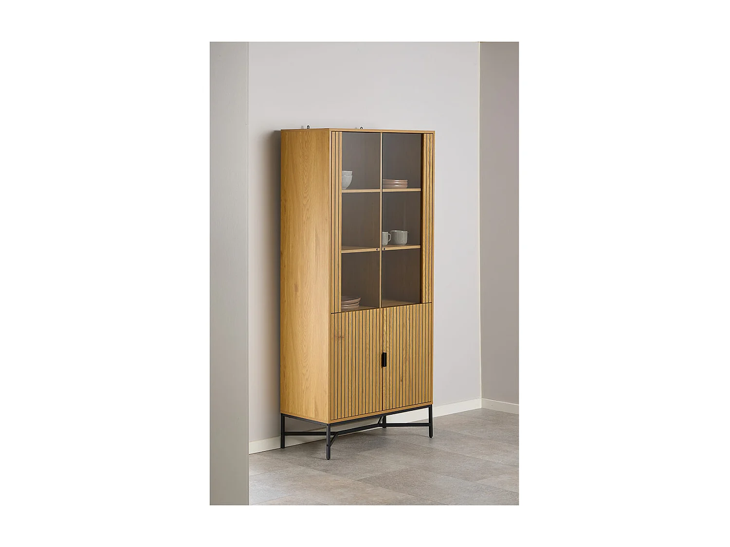 Giselle vitrinekast 4 deuren 6 planken natuur.