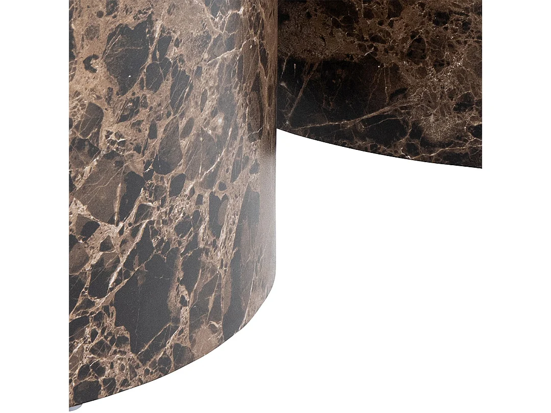 Dice table basse marron.