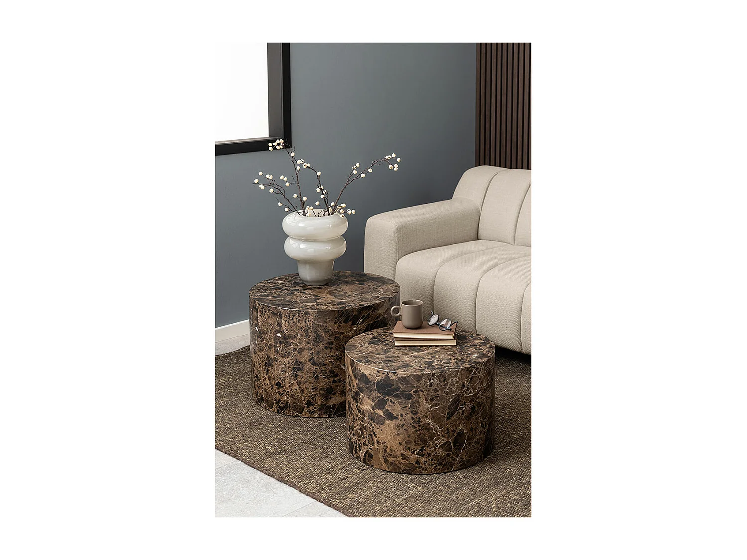 Dice table basse marron.