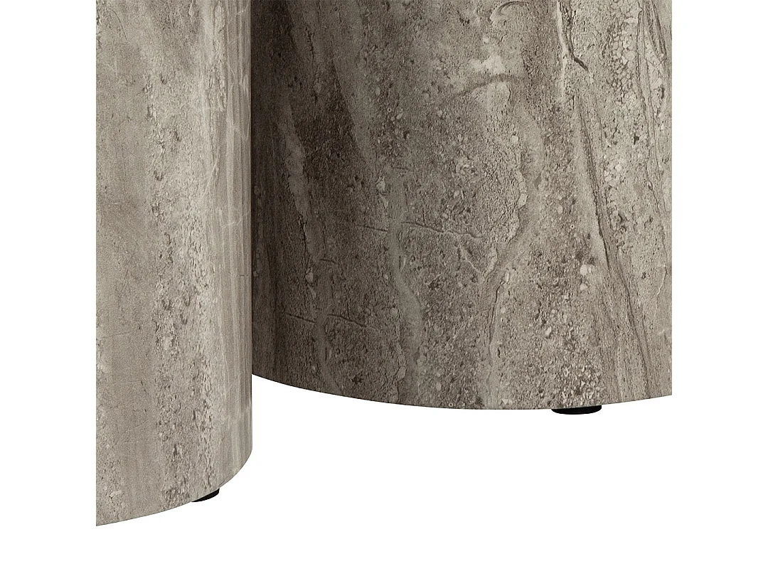 Dice  piédestal gris.