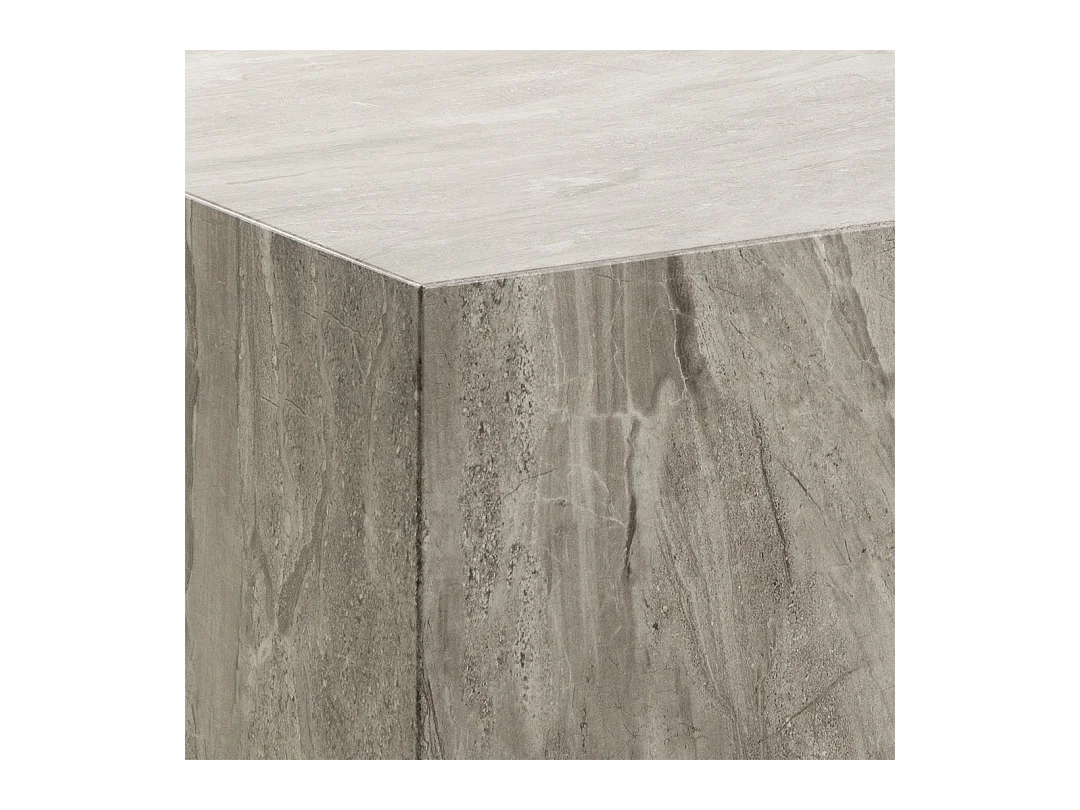 Dice table basse gris.