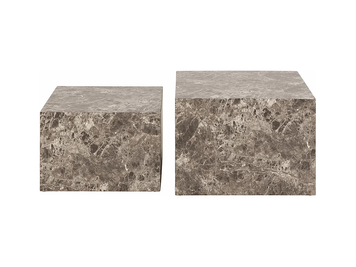 Dice table basse marron.