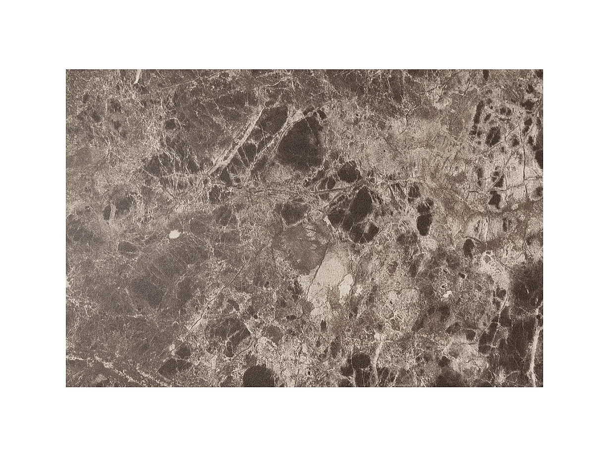 Dice table basse marron.