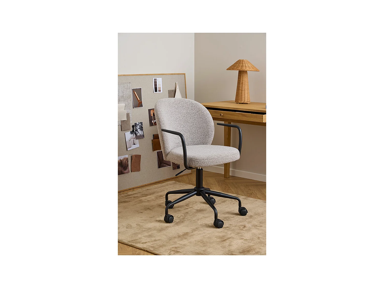 Patricia chaise de bureau bouclé beige.