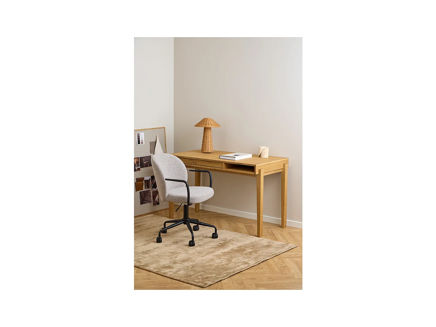 Patricia chaise de bureau bouclé beige.