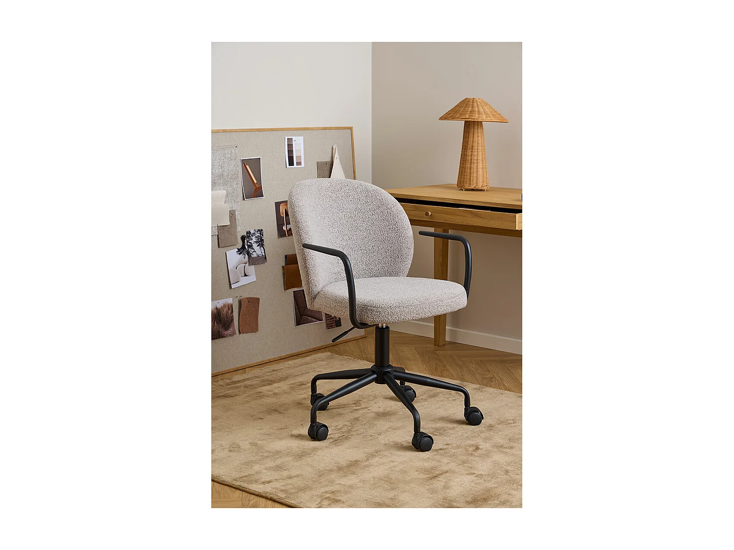 Patricia chaise de bureau bouclé beige.