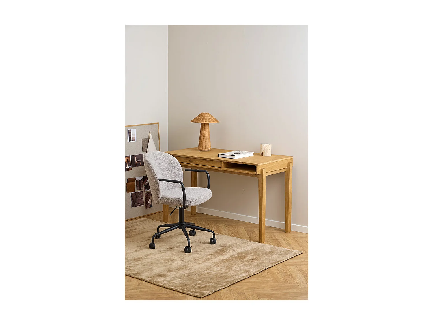 Patricia chaise de bureau bouclé beige.