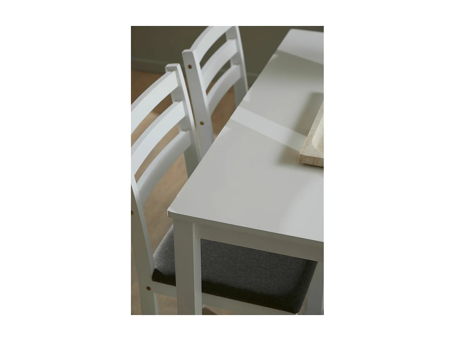 Alicante ensemble pour salle à manger table et 4 chaises 70x110cm blanche.