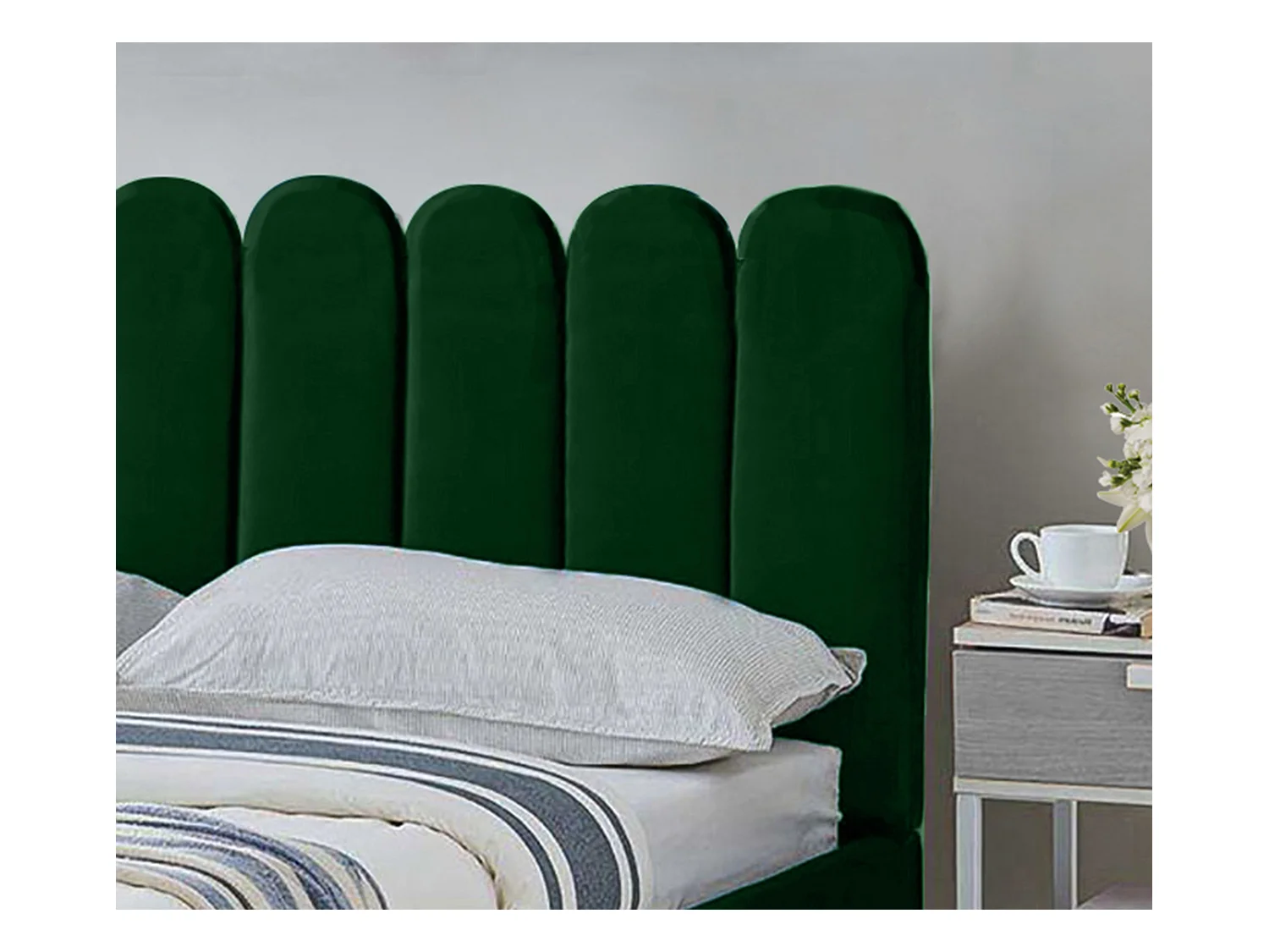 Lit rembourré Venezia 210x212x90 cm, couchage 200x200 cm, coffre, vérin à gaz, tissu Monolith vert