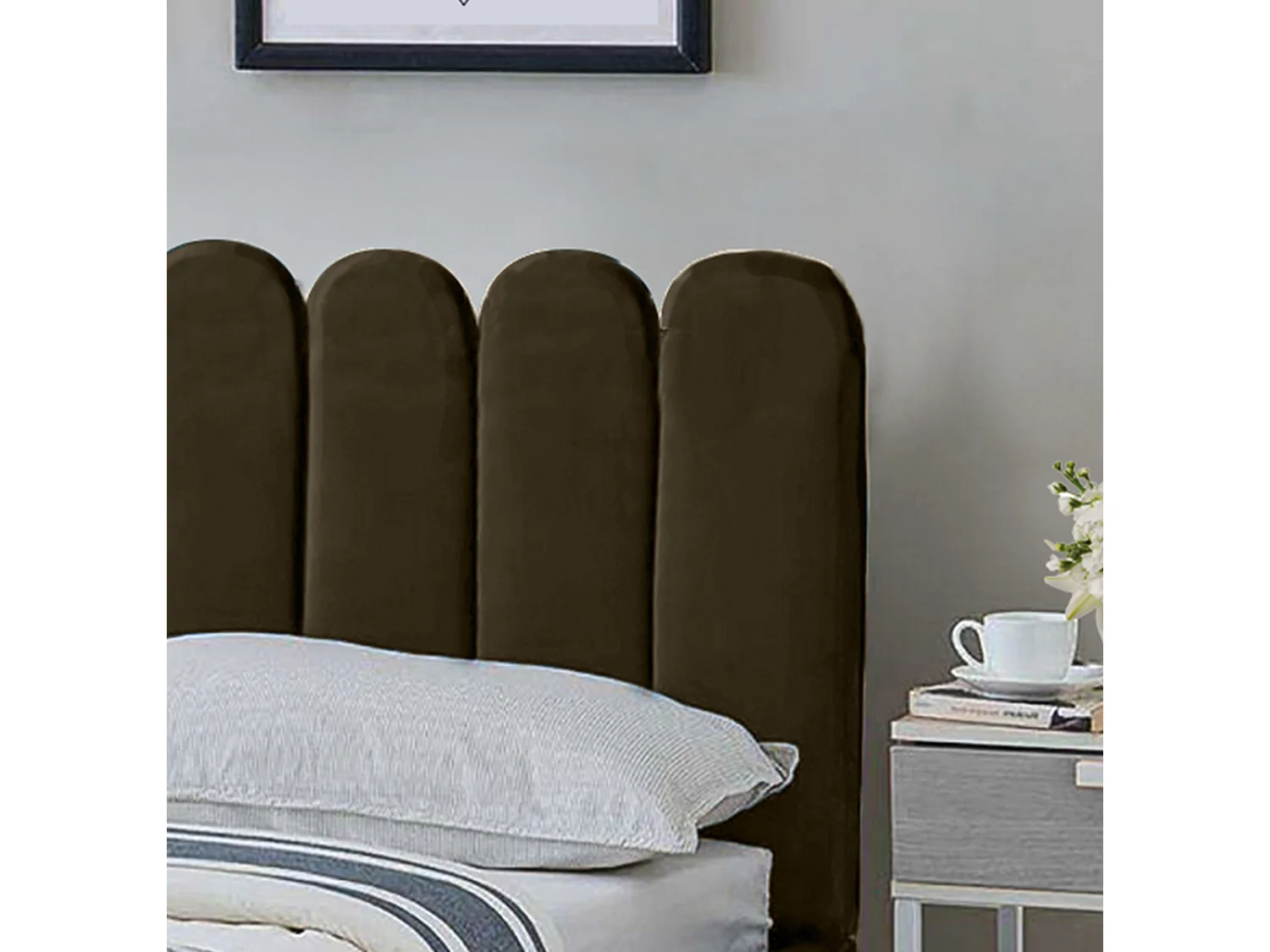 Lit rembourré Venezia 130x212x90 cm, couchage 120x200 cm, coffre, vérin à gaz, tissu Monolith brun