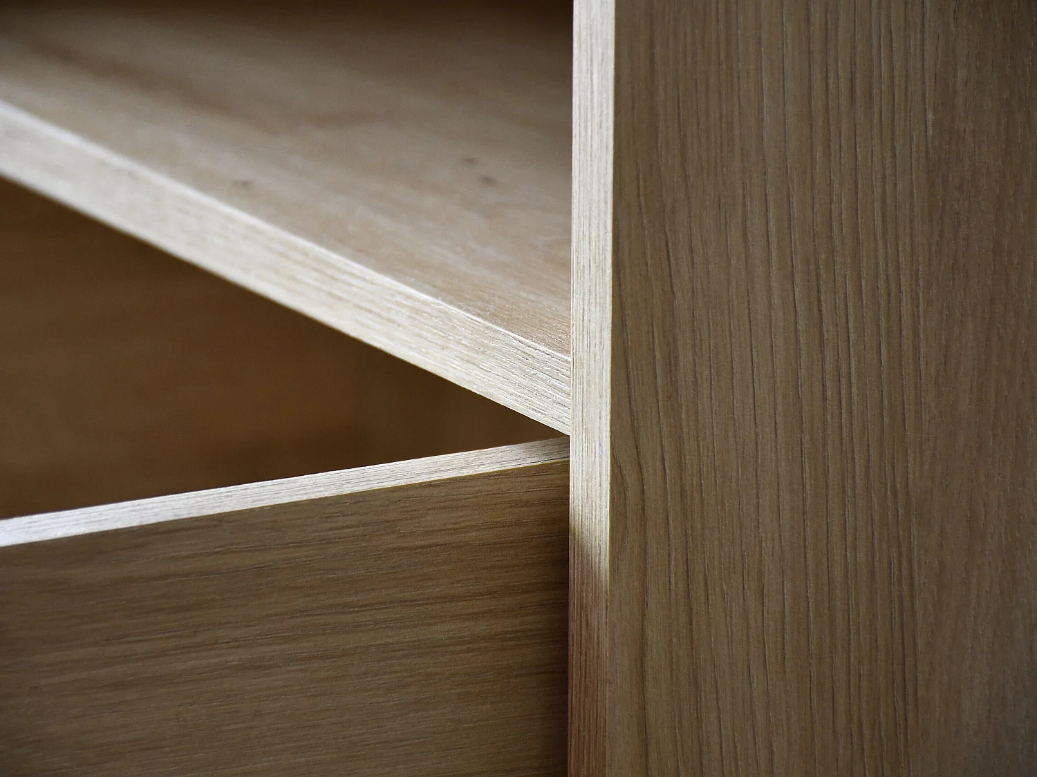 Nachttisch Luk mit Schublade mit Füßen Nachtkommode Nachtschrank Schlafzimmer (Eiche artisan)