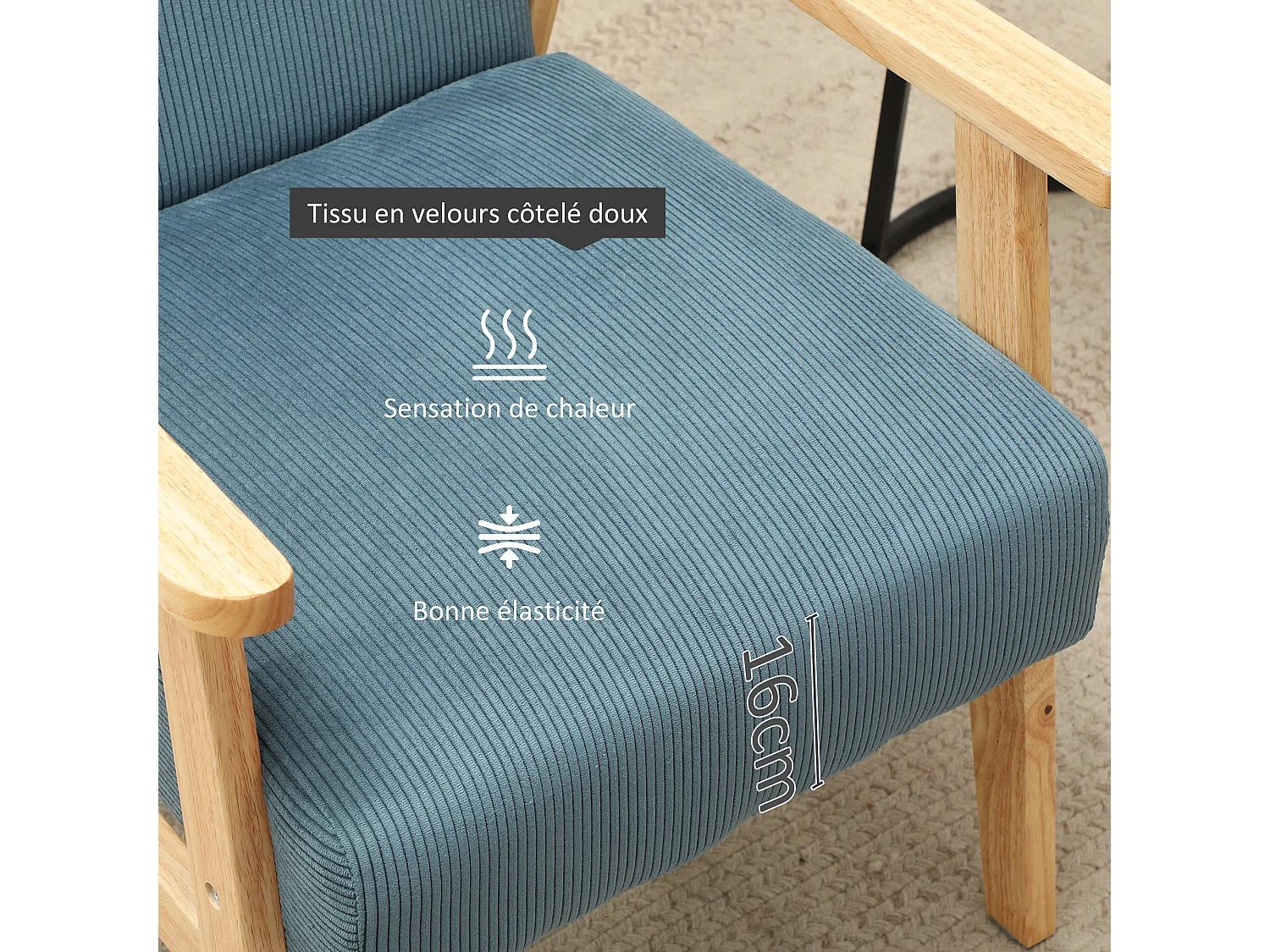 Fauteuil lounge style nordique piètement structure accoudoirs bois hévéa velours côtelé bleu