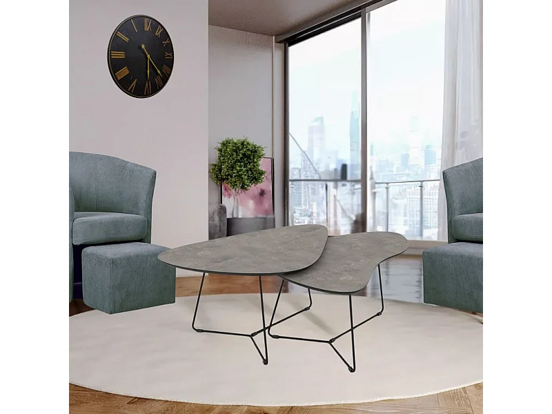 Coppia tavolini da salotto con piano colore cemento e base metallo nera Tussey