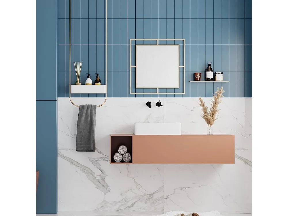 Specchio quadrato con doppia cornice Corner in metallo colore oro