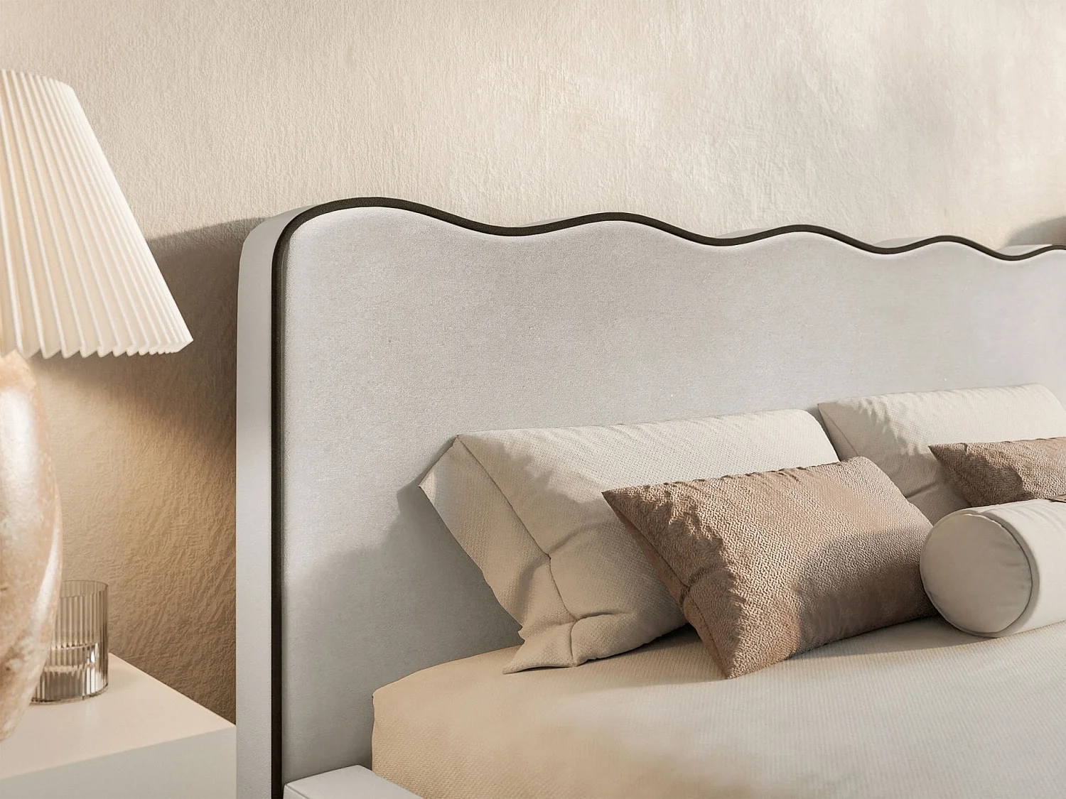 Lit tapissé avec coffre – 160x200 cm – en velours beige clair – DUNEY