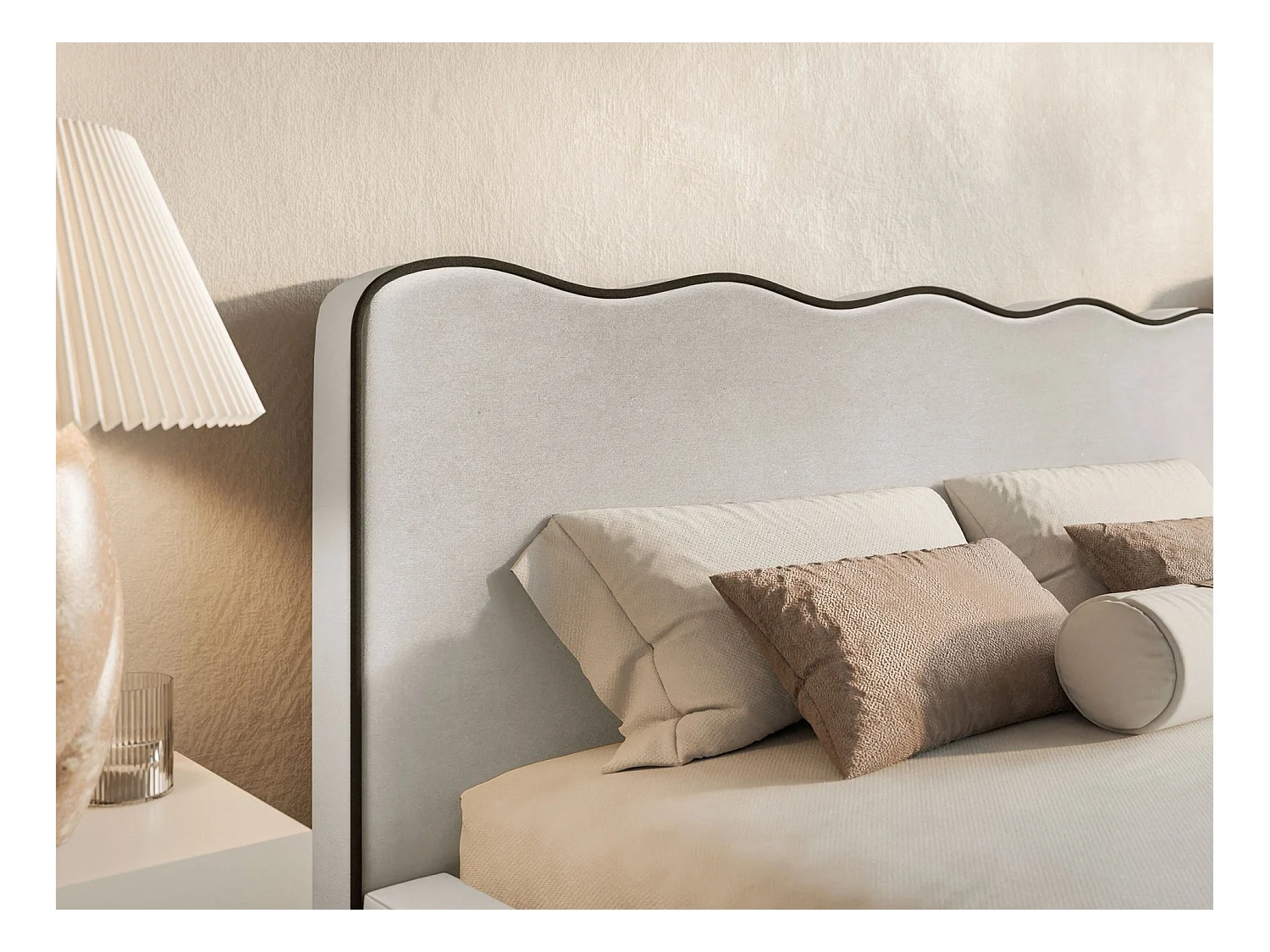 Lit tapissé avec coffre – 180x200 cm – en velours beige clair – DUNEY