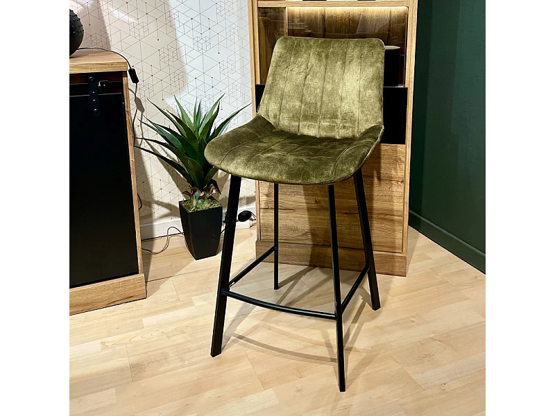 Lot 2 tabourets de bar en velours vert kaki pieds métal noir – NANY 2