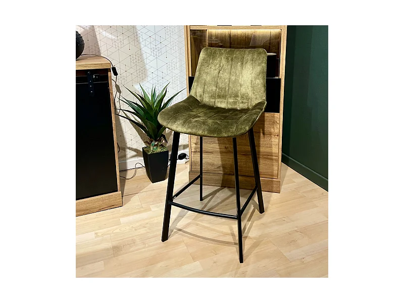 Lot 2 tabourets de bar en velours vert kaki pieds métal noir – NANY 2