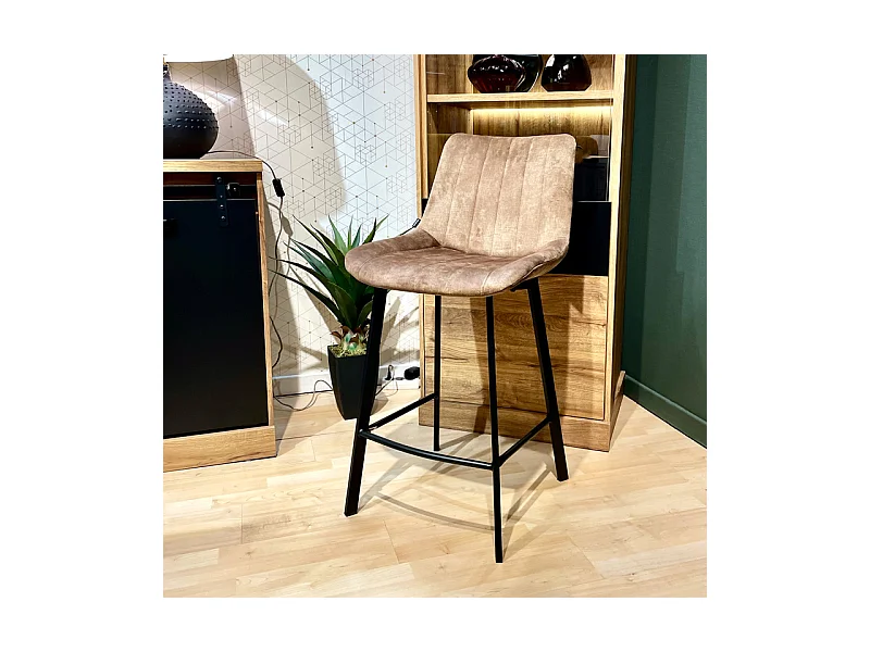 Lot 2 tabourets de bar en velours taupe et pieds métal noir – NANY 2