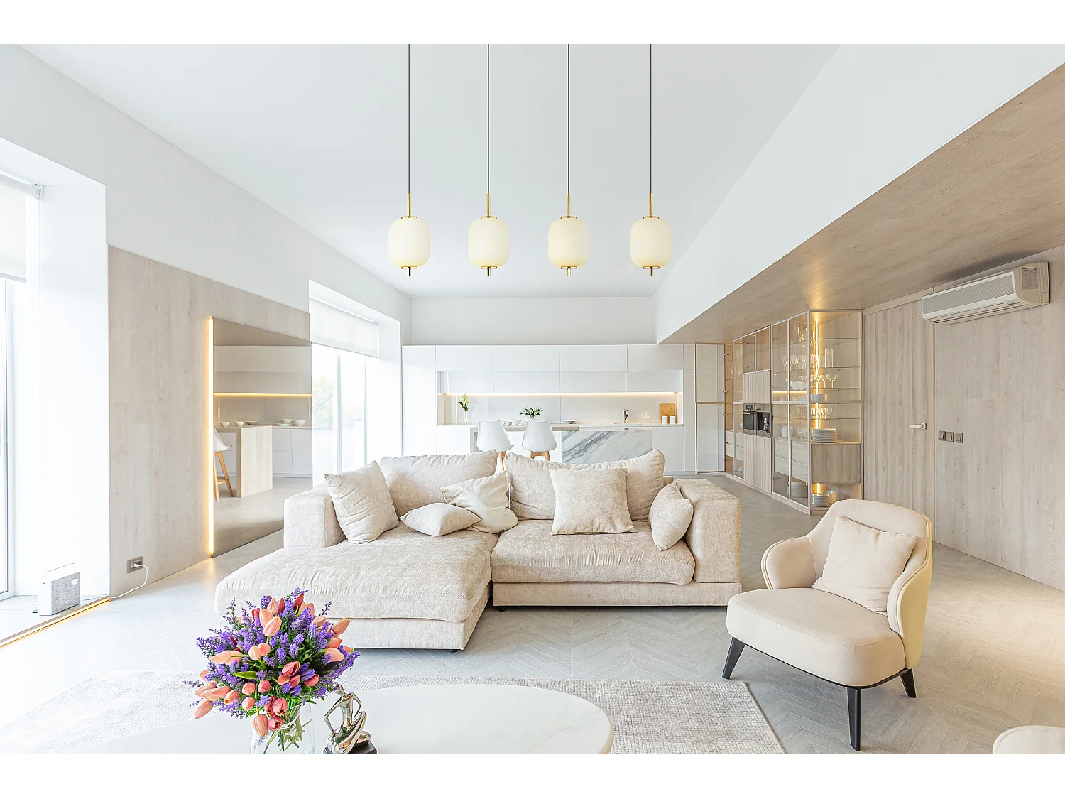 Lámpara colgante metal de color latón, LED