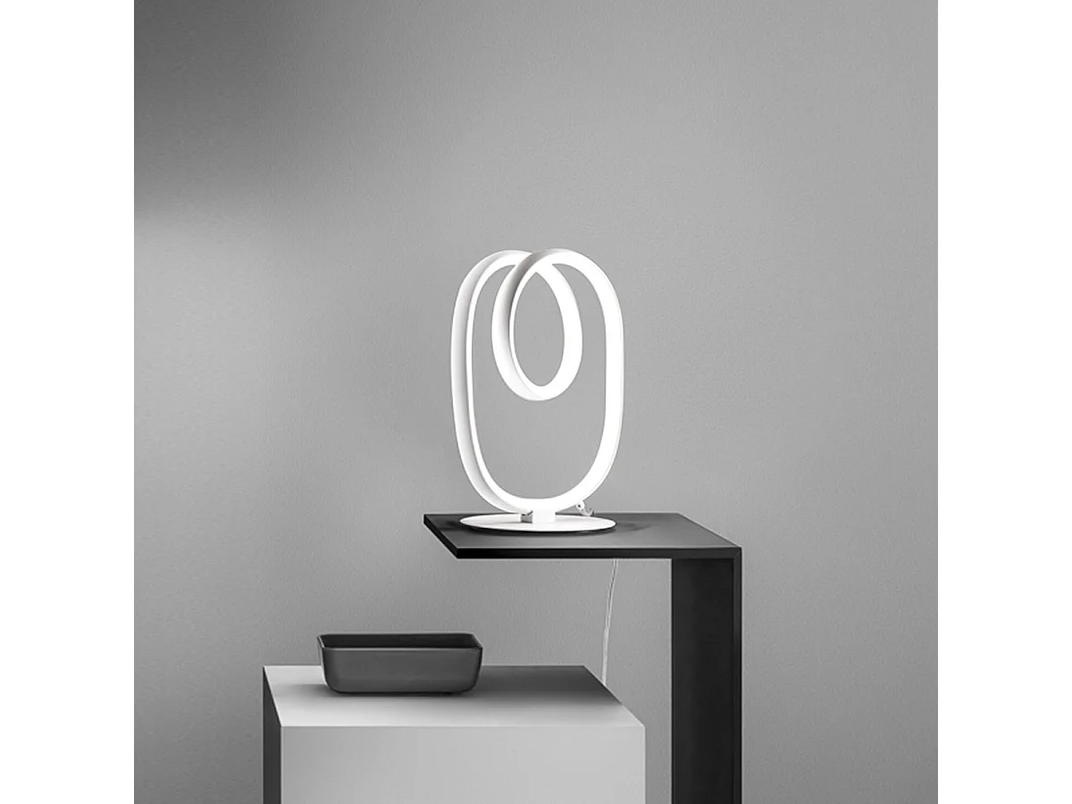 Diva - Lampe de table LED dimmable - Aluminium blanc satiné, diffuseur en silicone, lumière chaude 3000K, 17W