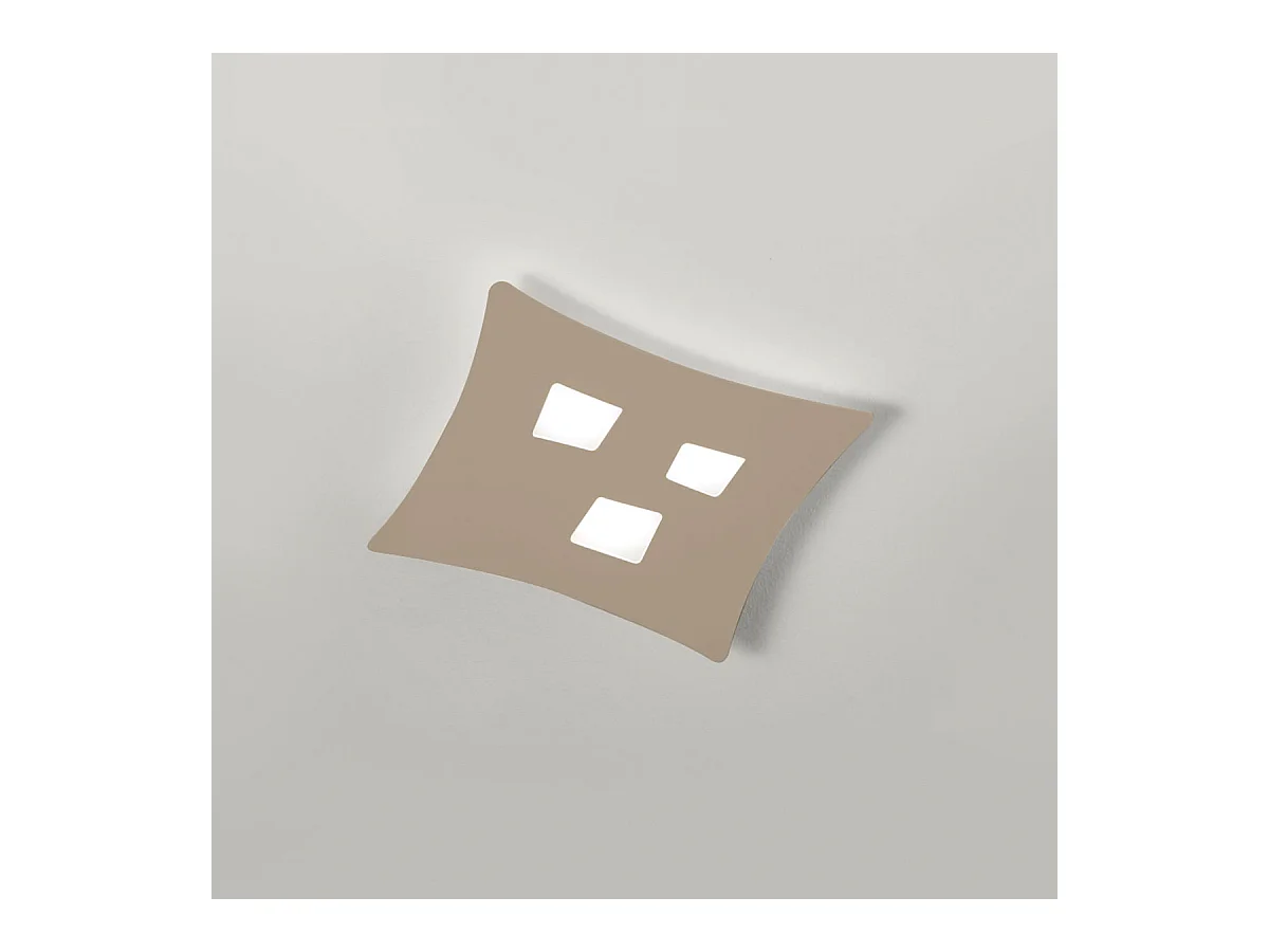 Plafonnier Isotta 3 lumières GX53 tourterelle – métal incurvé 40x44cm, style géométrique, max 3x8W, ampoules exclues