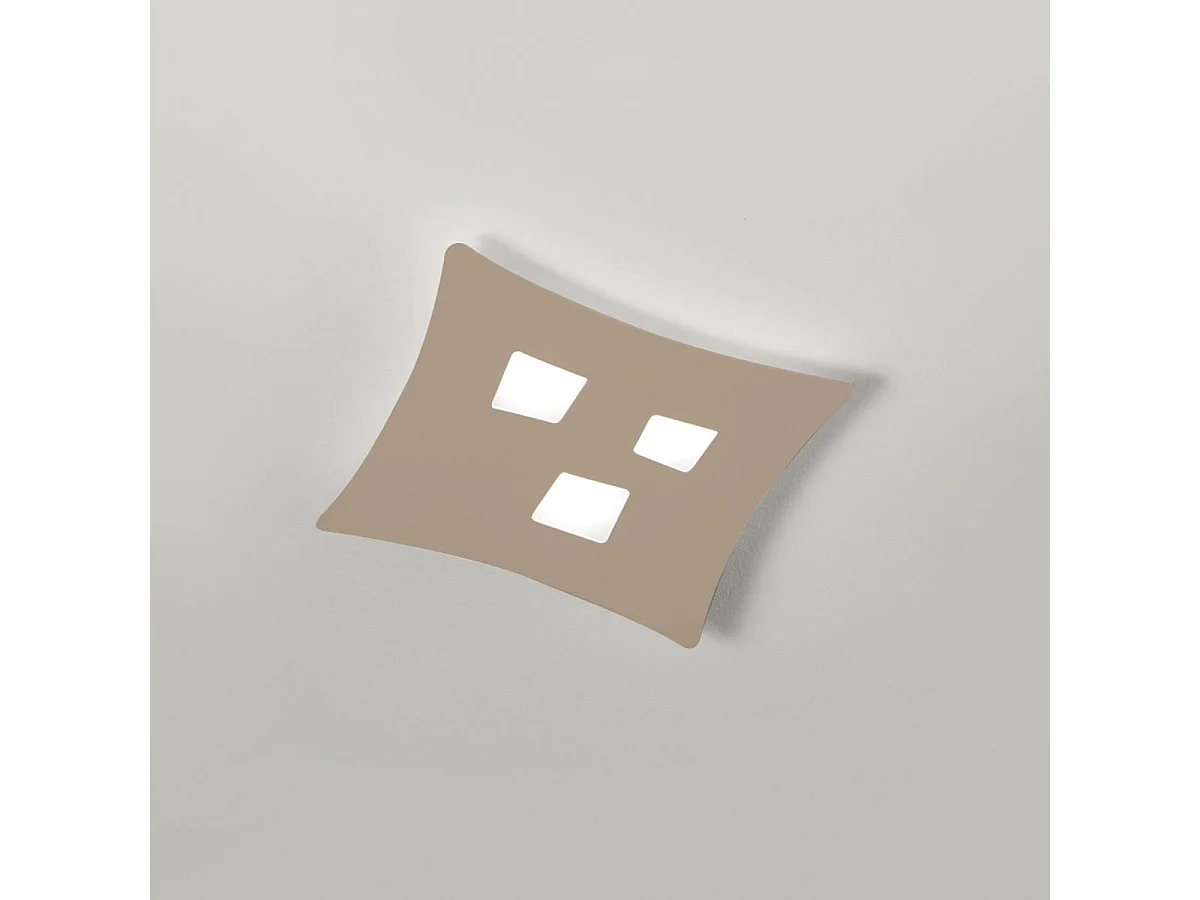 Plafonnier Isotta 3 lumières GX53 tourterelle – métal incurvé 40x44cm, style géométrique, max 3x8W, ampoules exclues