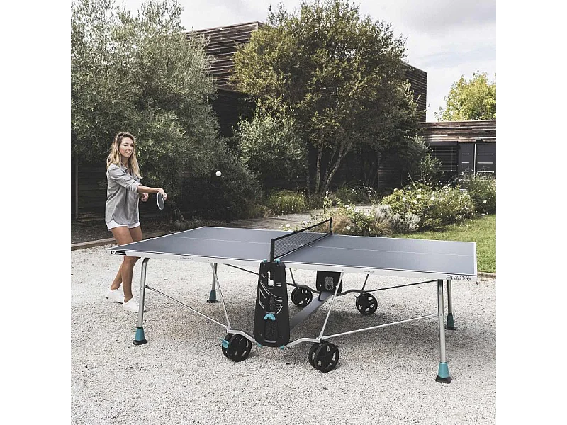 Mesa de Tênis de Mesa Externa Cornilleau 200X - Ideal para Famílias e Jogos Competitivos