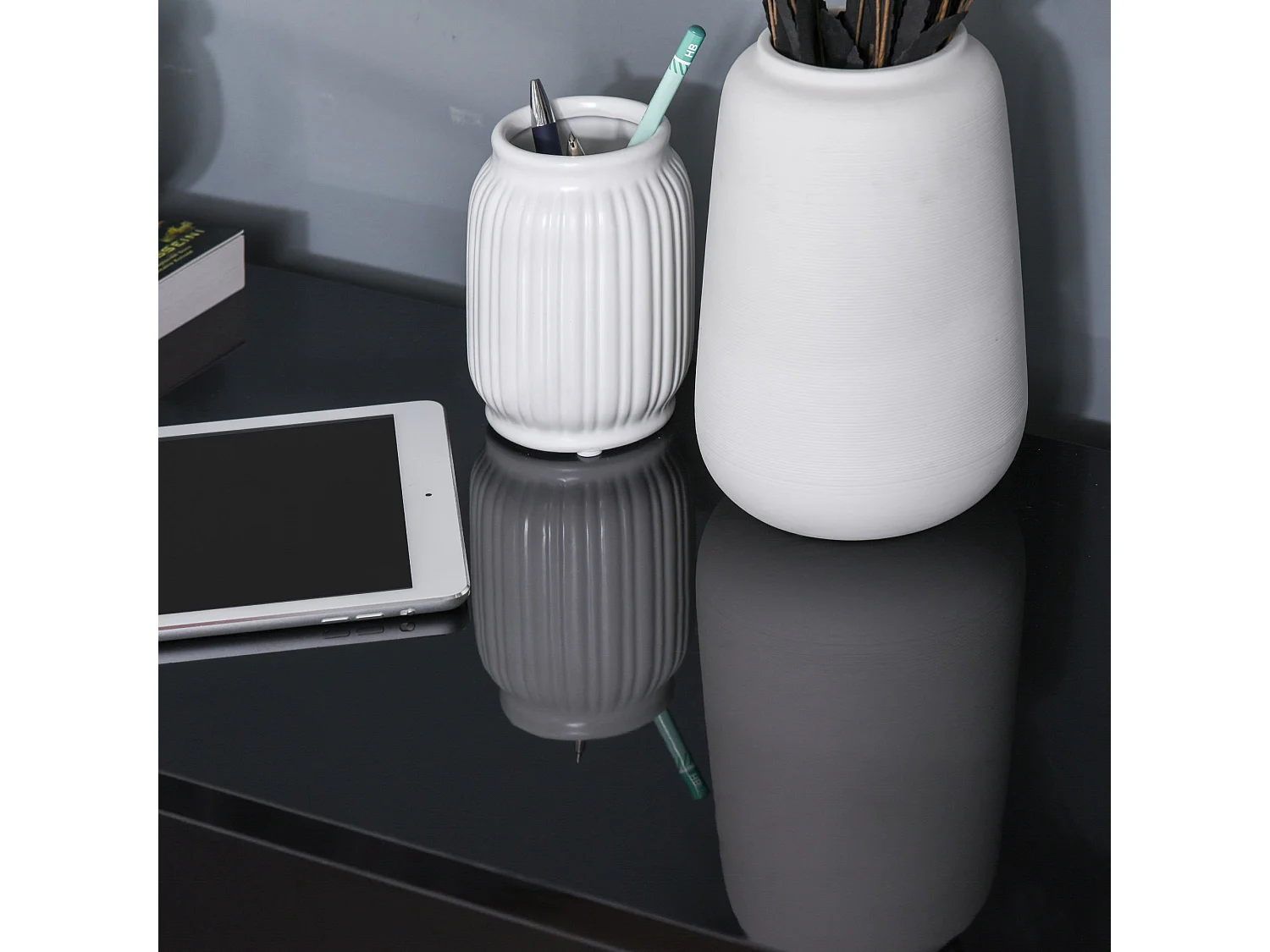 Aparador Shagrila Homcom 3 puertas + 2 cajones + estantes negro 74x117x36 cm