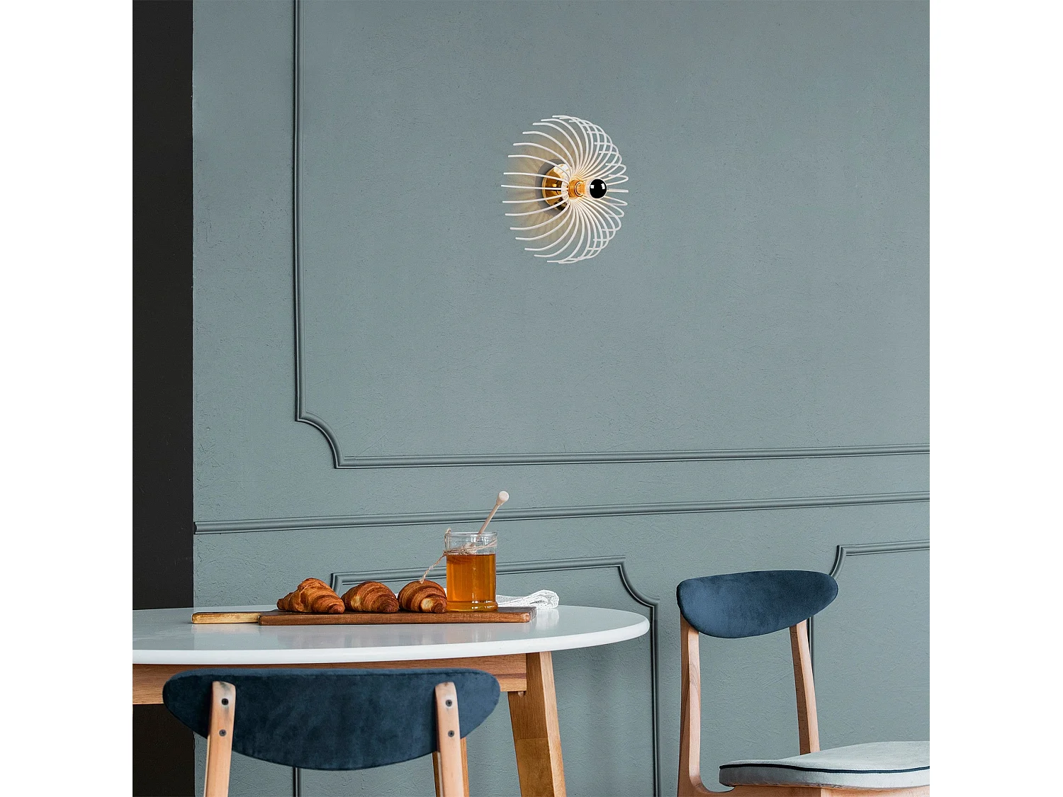 Candeeiro de Parede Aspendos N-646: Elegância e Estilo para o Seu Espaço