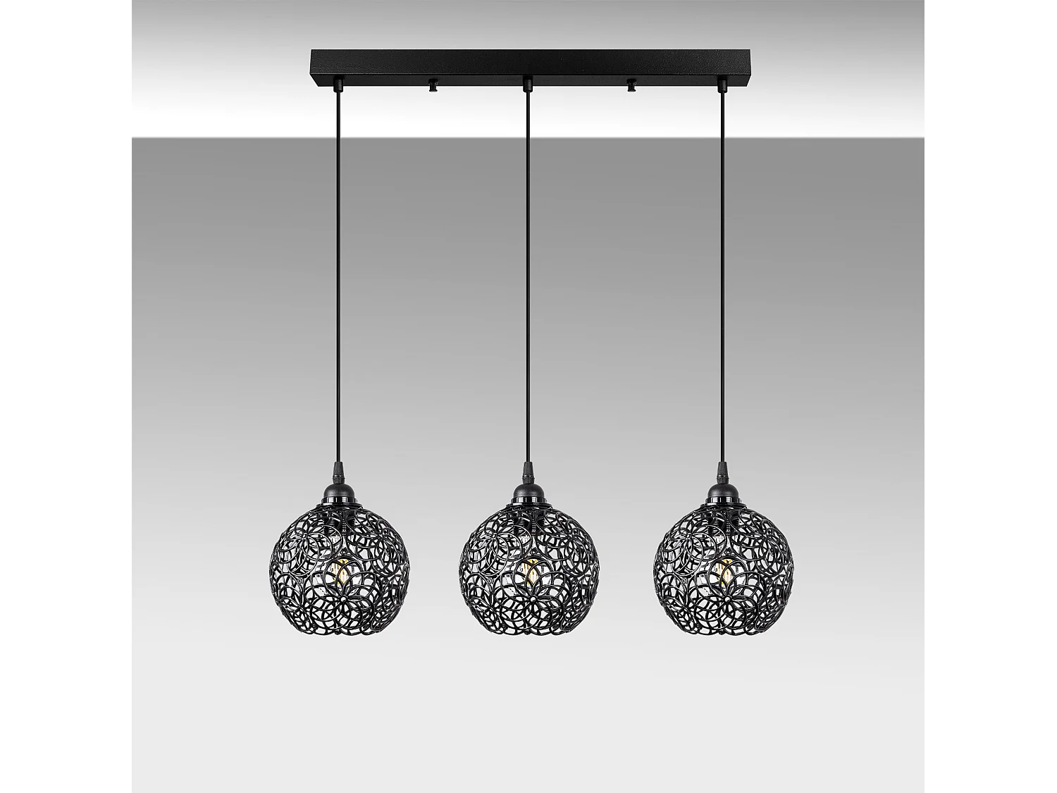 Candeeiro Preto Elegante com Design Moderno e Altura Ajustável