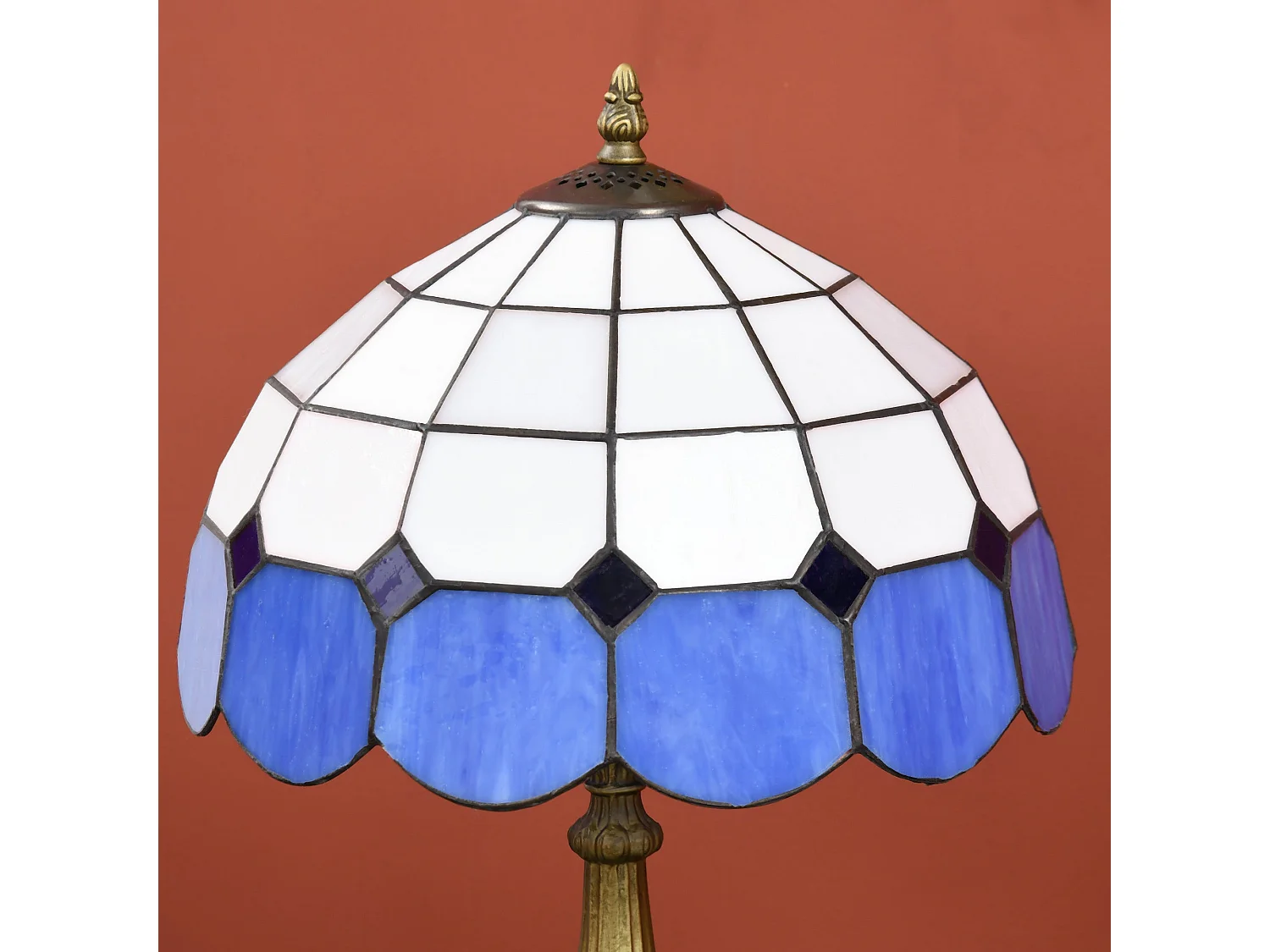 Candeeiro de Mesa Tiffany Artesanal Azul para Decoração Elegante de Interiores