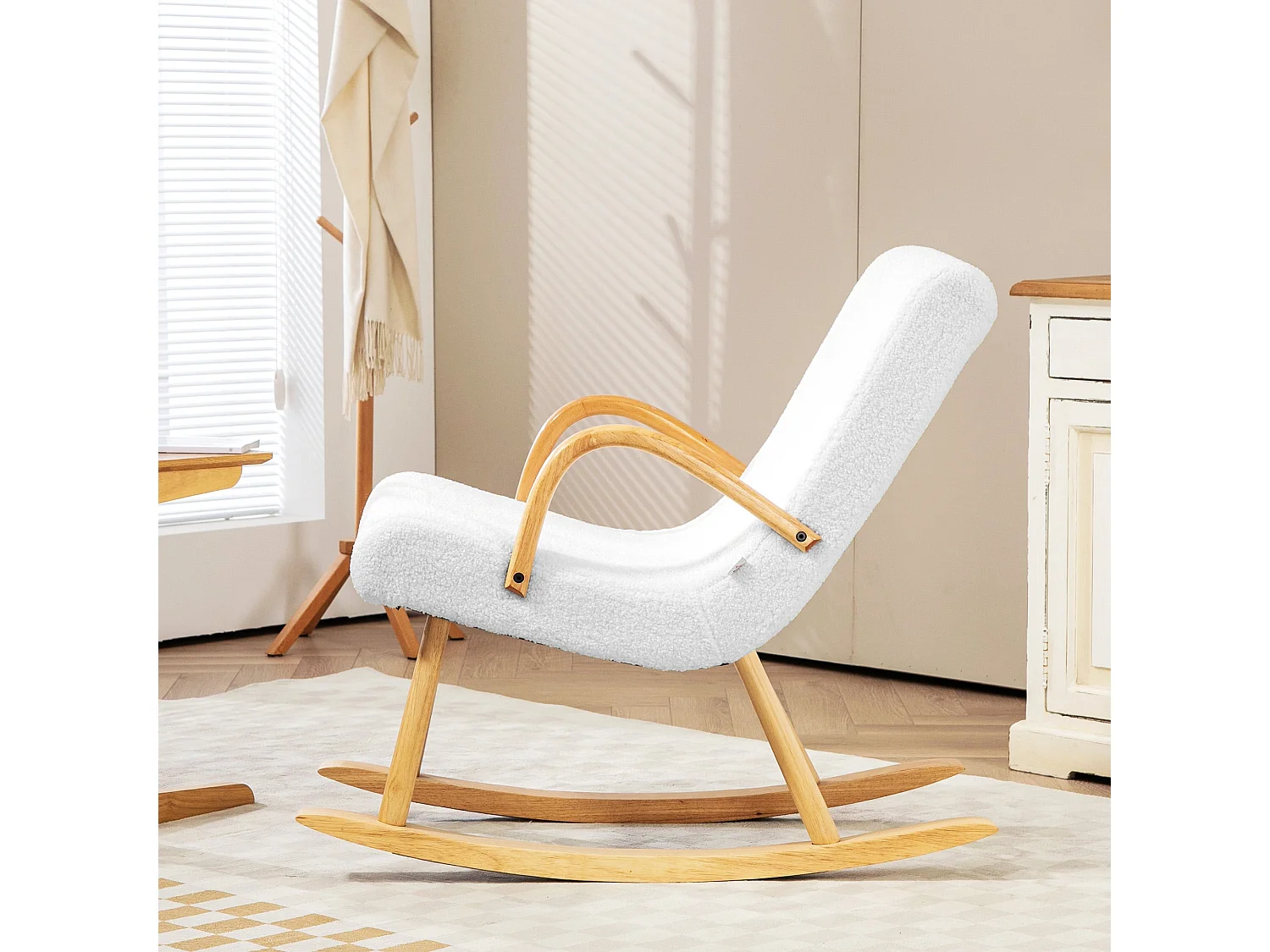 Poltrona Baloiço Moderna Estofada em Lã com Apoios e Design Elegante para Sala de Estar e Dormitório