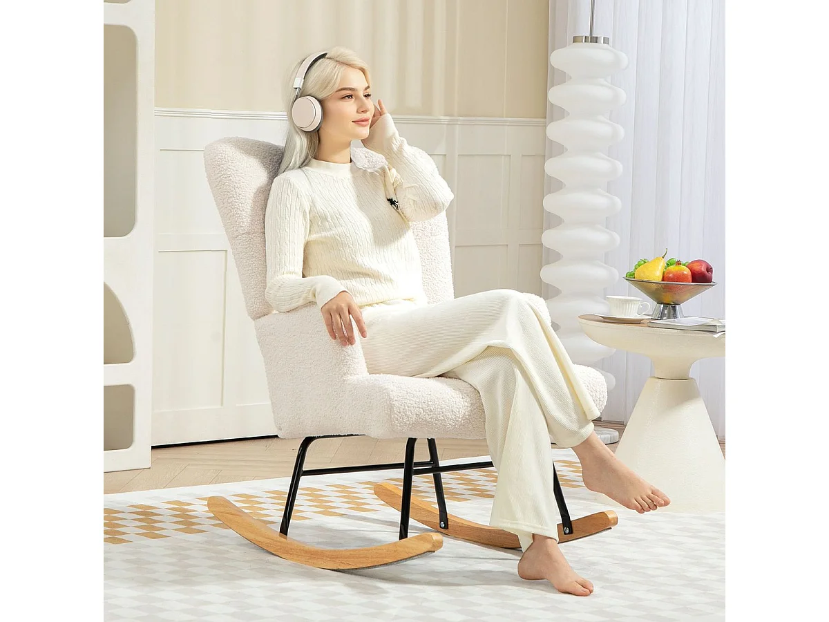 Poltrona Baloiço Reykjavik para Amamentação em Creme - Conforto e Estilo para sua Sala ou Quarto