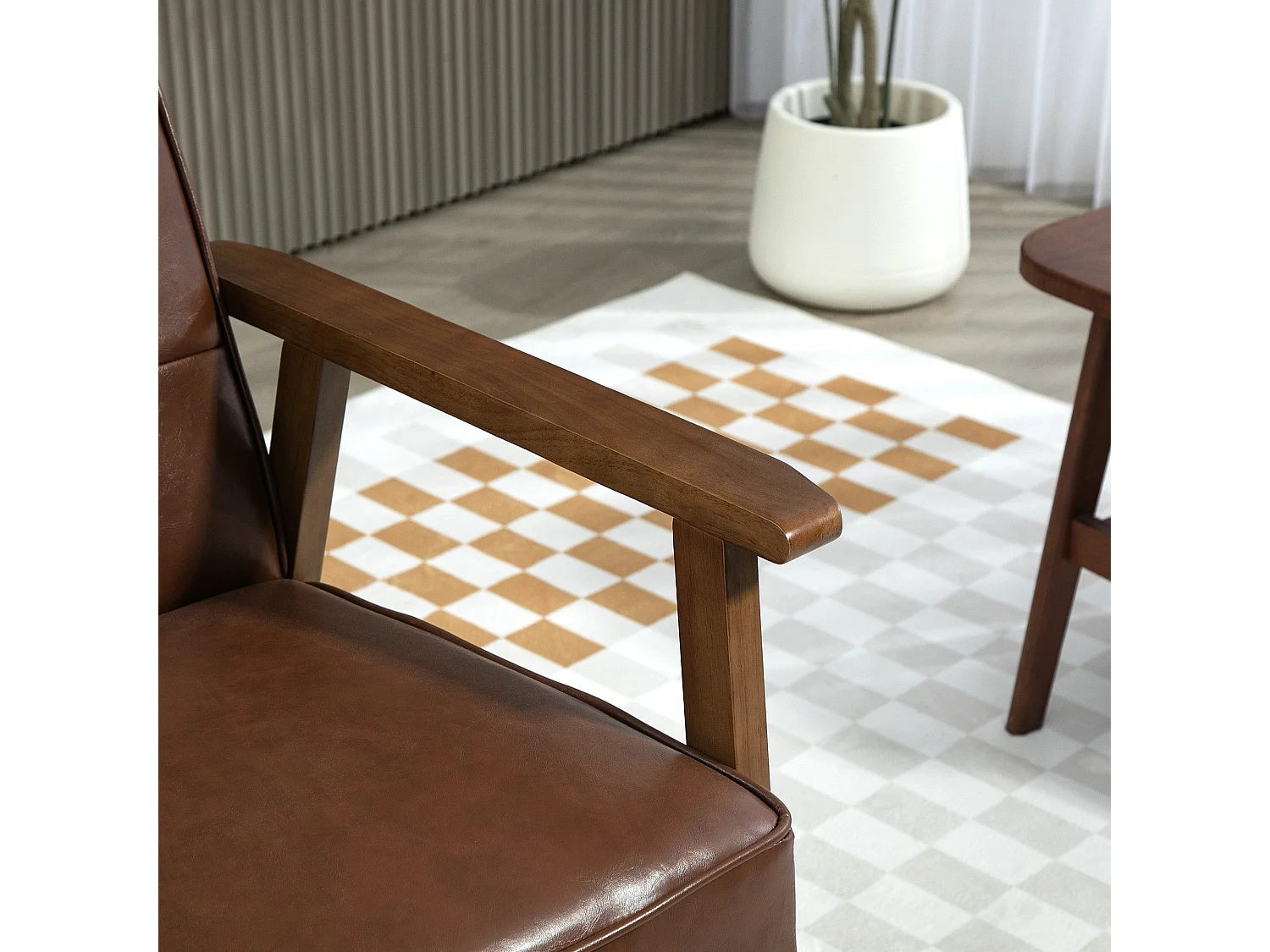 Poltrona Estofada Moderna para Sala de Estar com Apoio para Braços e Estrutura de Madeira de Borracha - Modelo Dijon