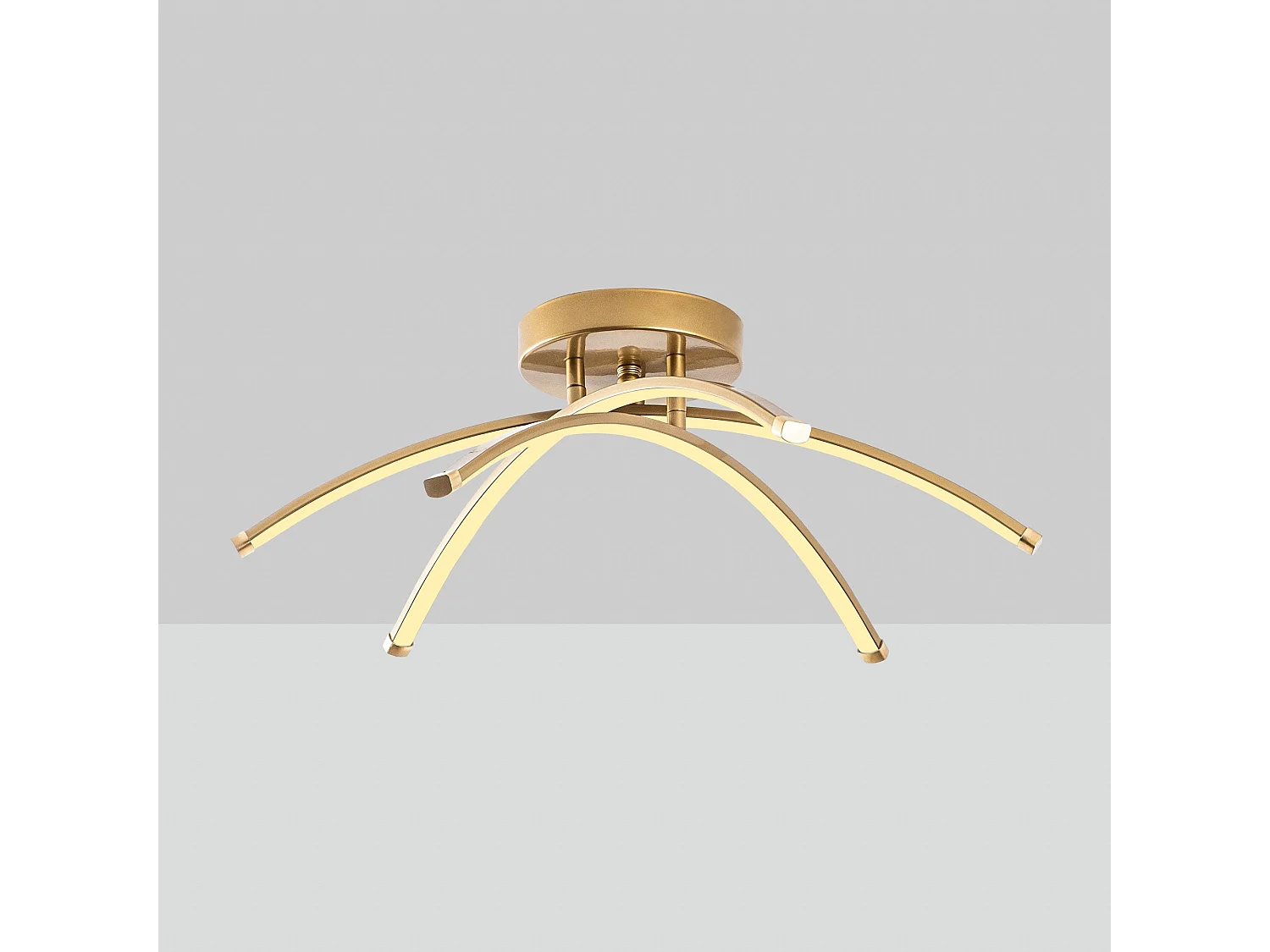 Candeeiro Dourado Ledbanana - Elegância e Sofisticação para o Seu Espaço