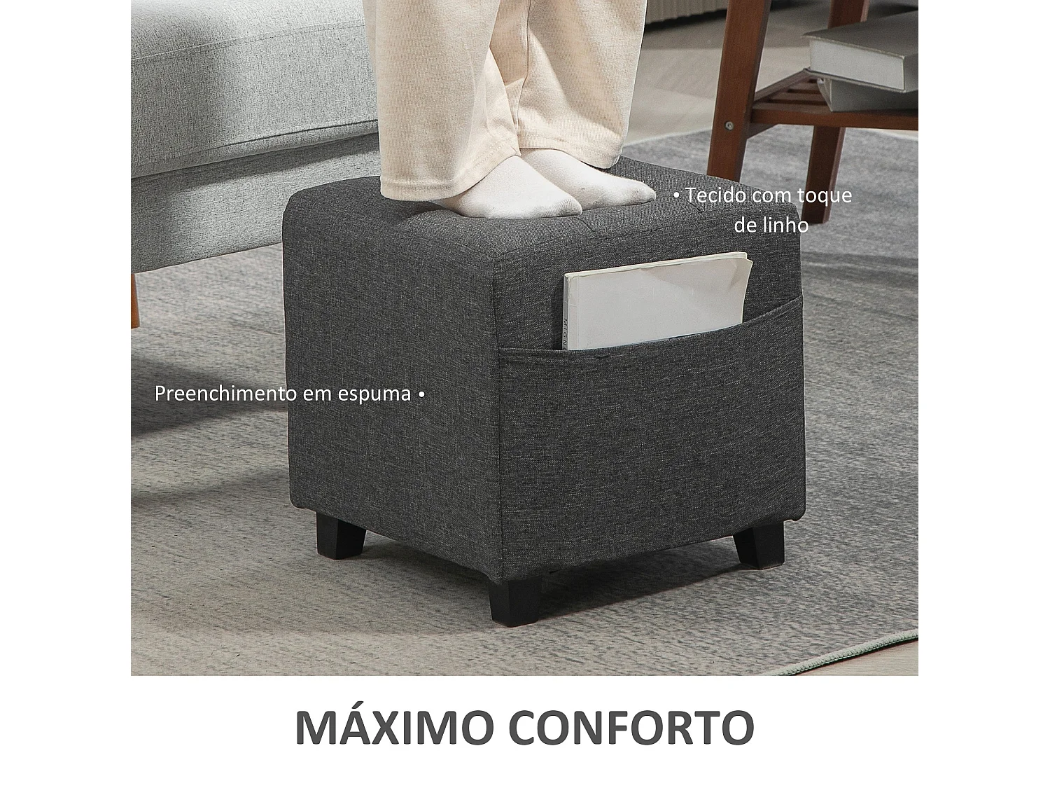 Puff Estofado Compacto Cinza com Bolso Lateral e Botões para Sala de Estar ou Quarto