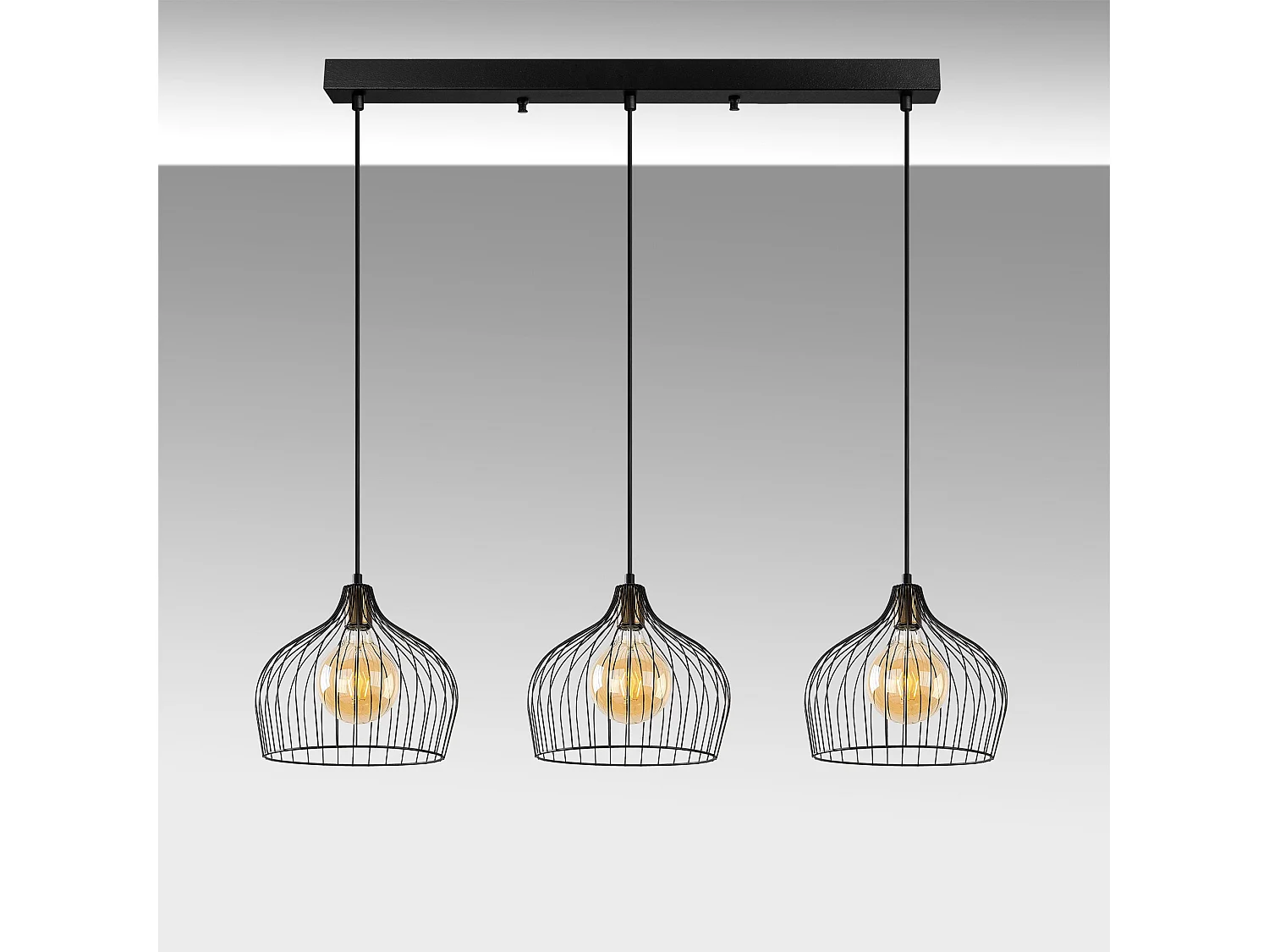 Candeeiro de Metal Bek 11380 - Elegância e Sofisticação para o Seu Espaço