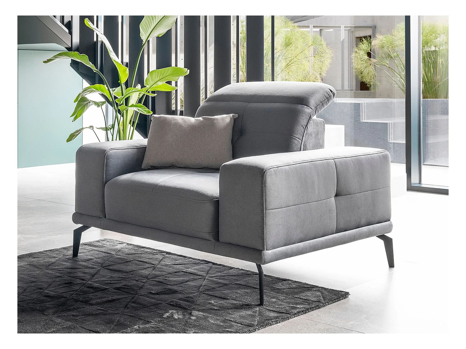 Fauteuil design en velours TORPILLE-Gris clair
